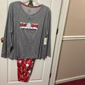 Secret Treasures Women and Womens Plus long sleeve shirt and jogger pajama set